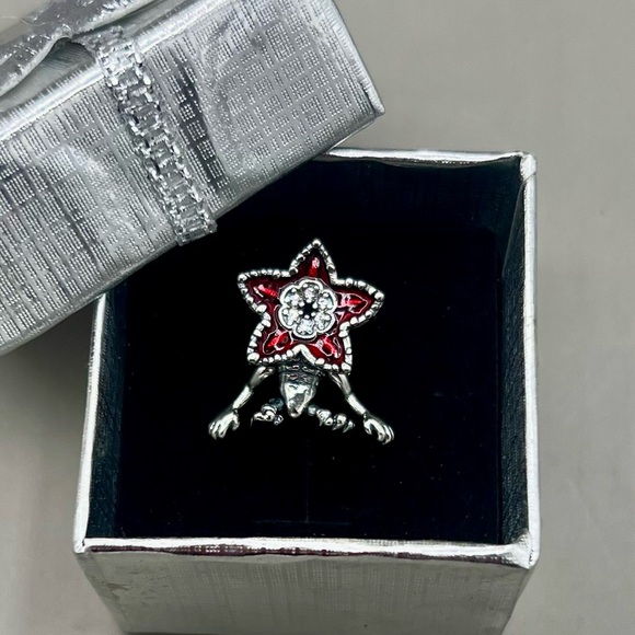 STRANGER THINGS Moveable Demogorgon Charm S925 Sterling Silver NWOT 🔥 - Picture 5 of 9